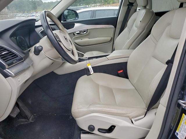 Volvo XC90 T5 Image 11
