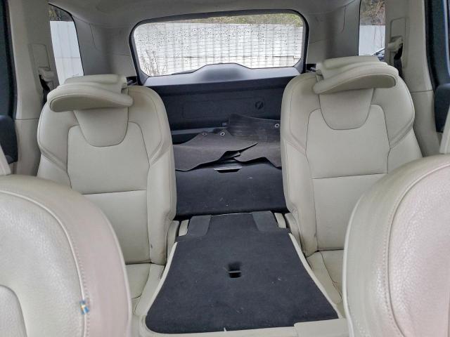 Volvo XC90 T5 Image 4