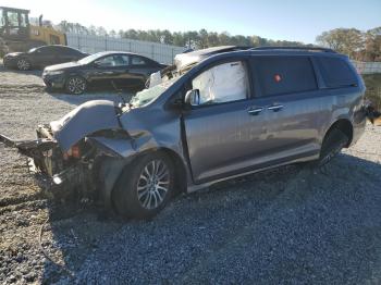 Salvage Toyota Sienna
