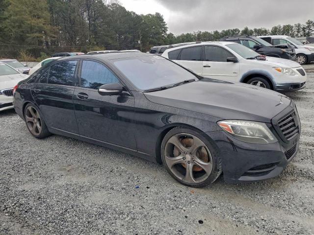 Mercedes-Benz S-Class 550 Image 3