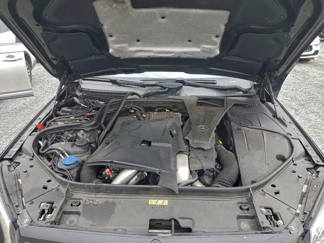 Mercedes-Benz S-Class 550 Image 6