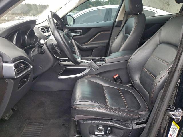 Jaguar F-PACE Prestige Image 2