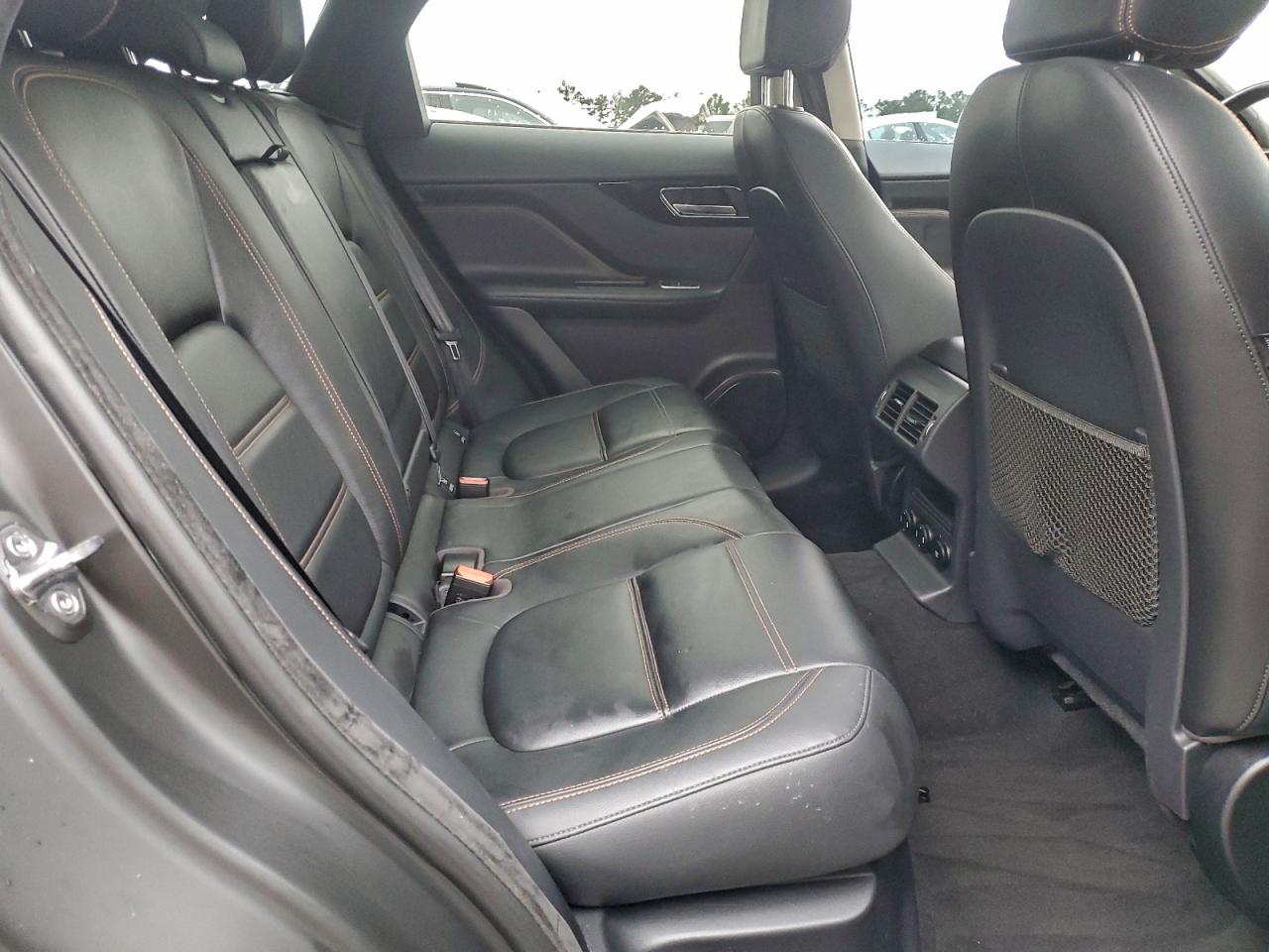 Jaguar F-PACE Prestige Image 5