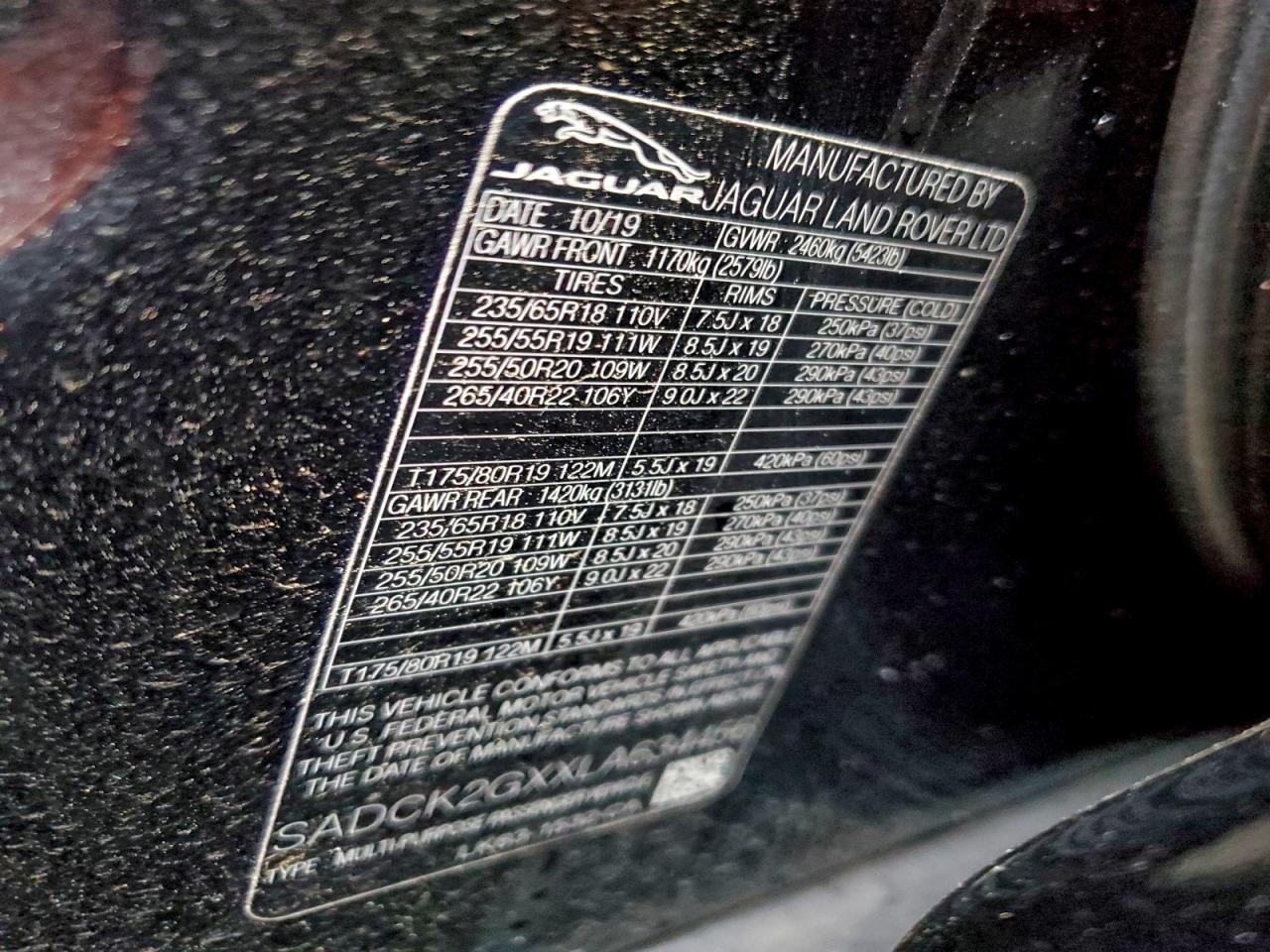 Jaguar F-PACE Prestige Image 11