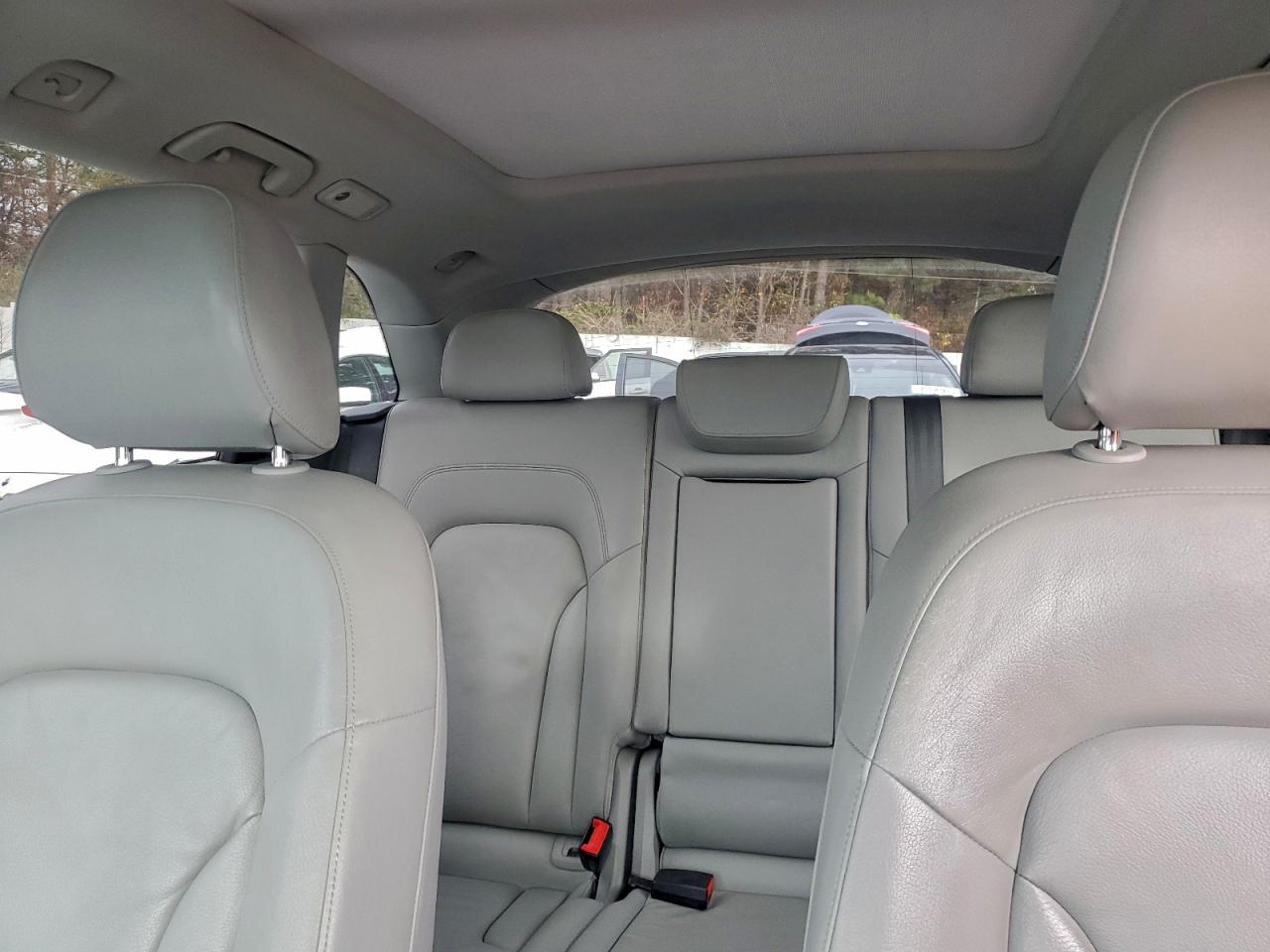 Audi Q5 Premium Plus Image 9