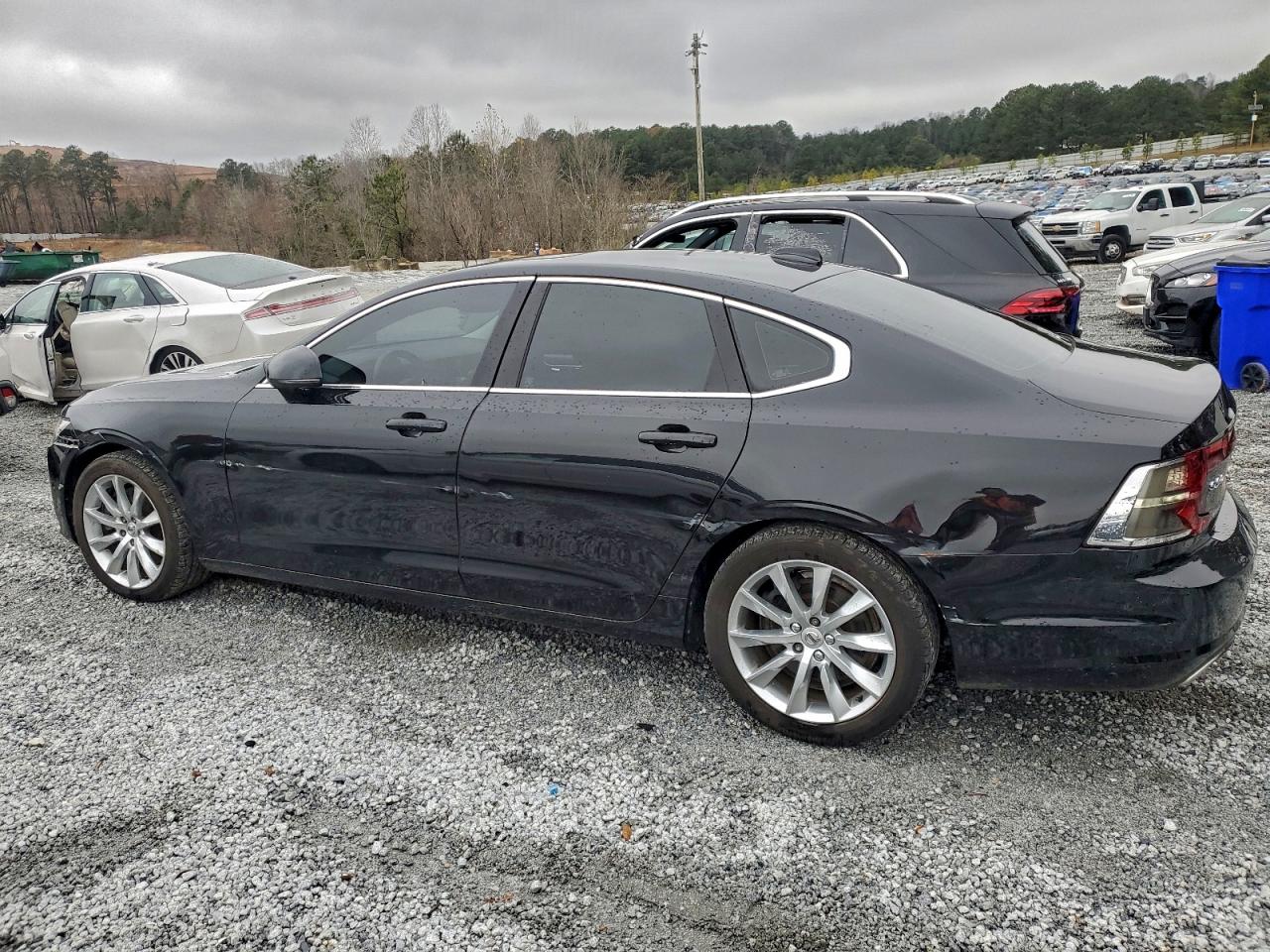 Volvo S90 T6 Momentum Image 4