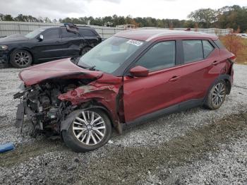  Salvage Nissan Kicks