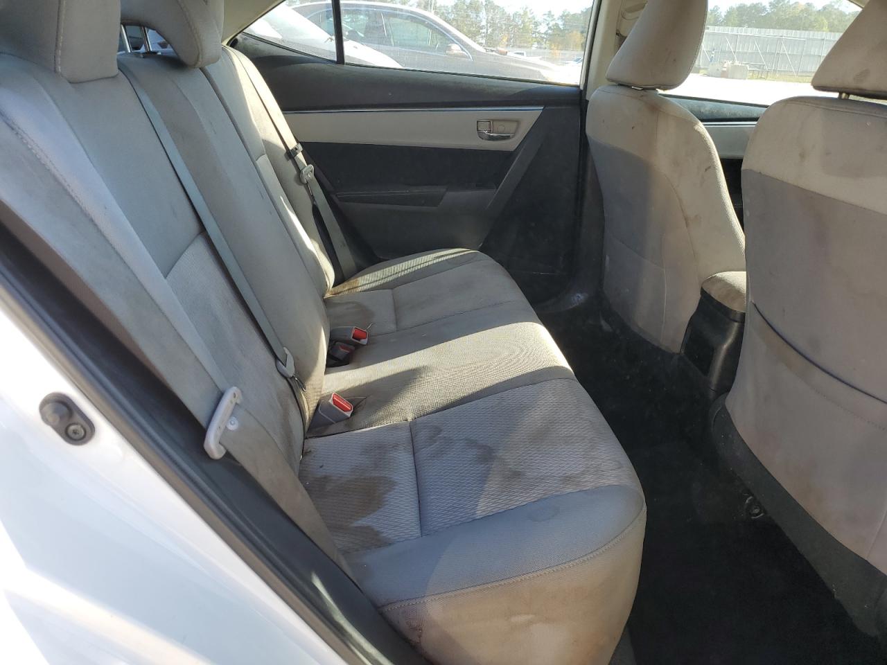 Toyota Corolla L Image 6