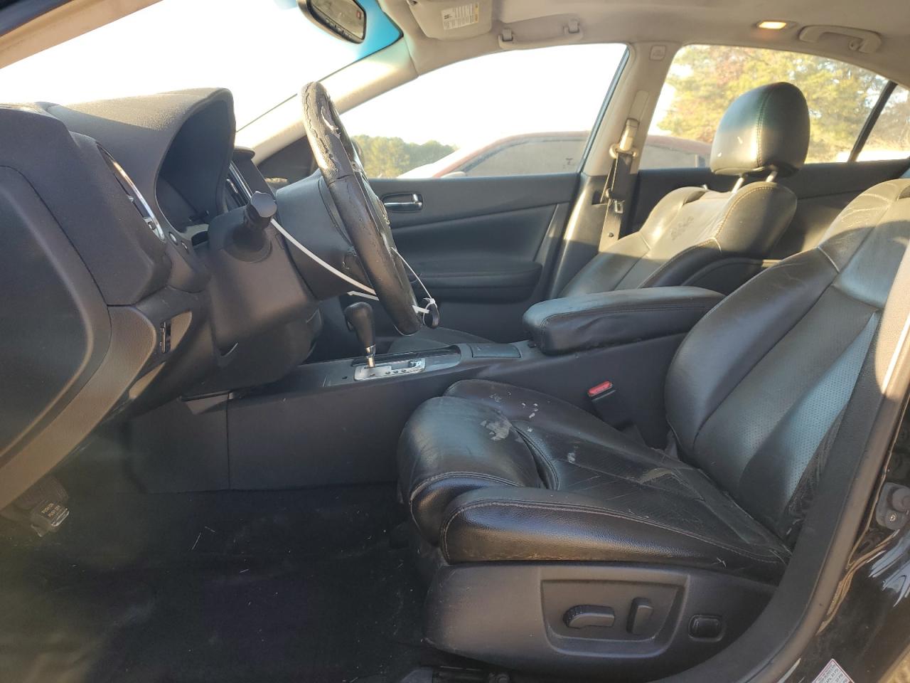 Nissan Maxima S Image 4