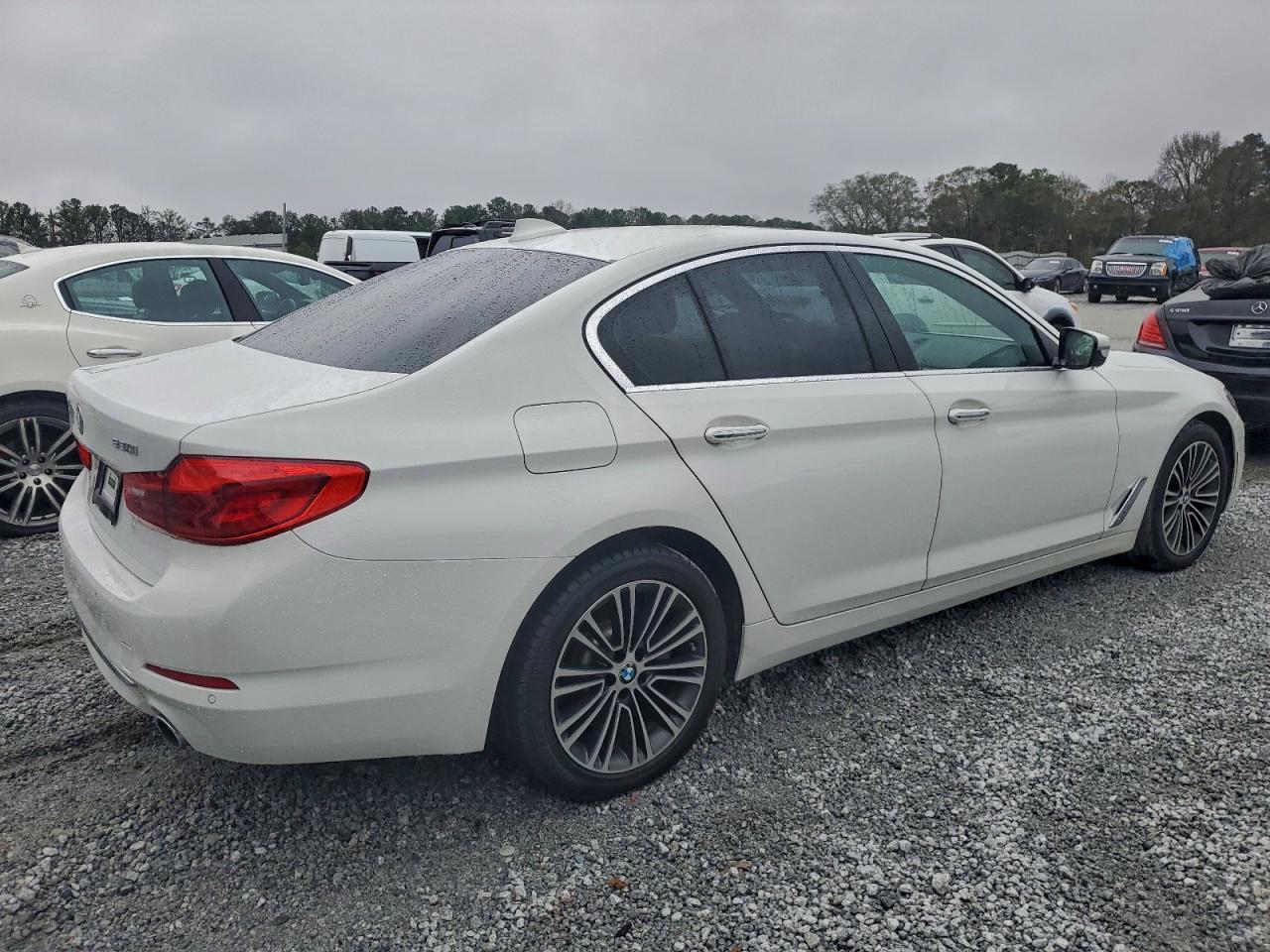 BMW 5 Series I Image 11