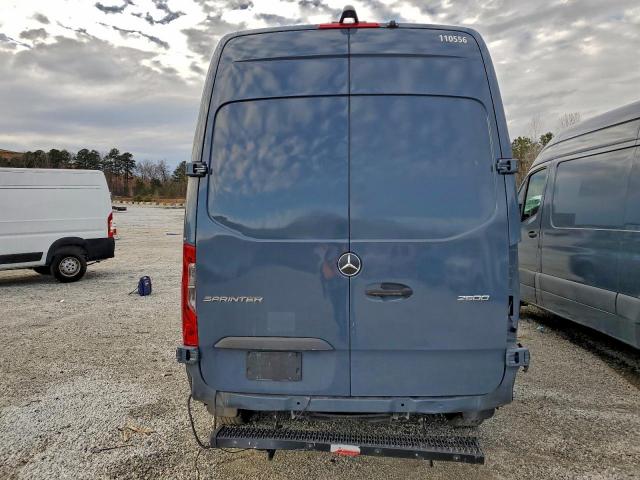Mercedes-Benz Sprinter 2500/3500 Image 2