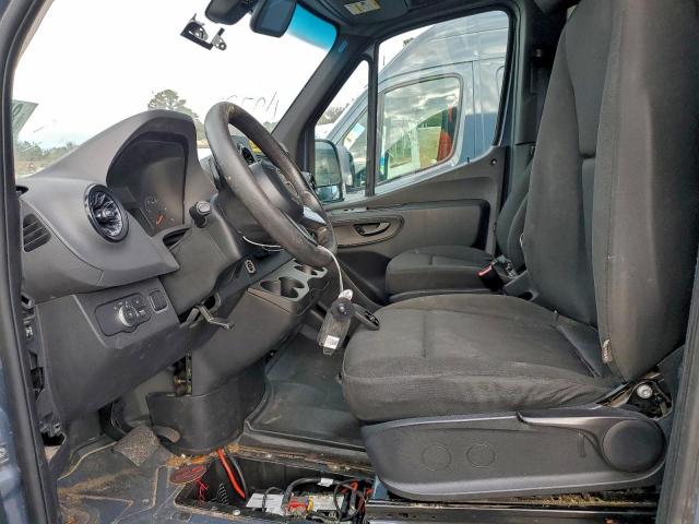 Mercedes-Benz Sprinter 2500/3500 Image 3