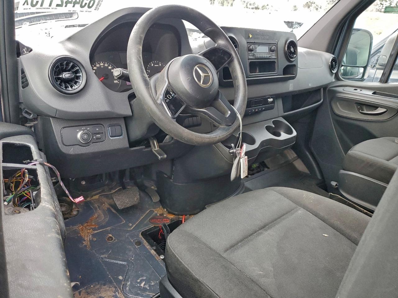 Mercedes-Benz Sprinter 2500/3500 Image 8