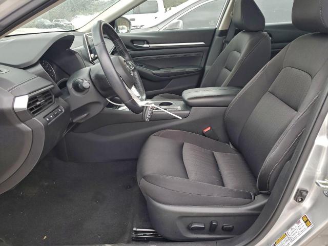 Nissan Altima Sv Image 2