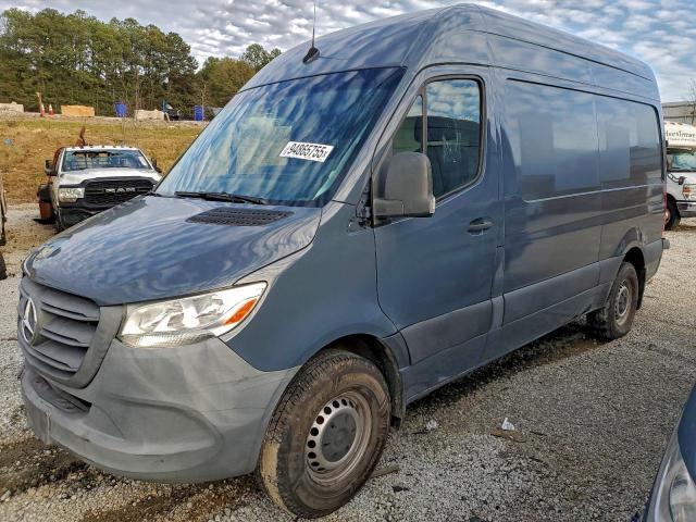  Salvage Mercedes-Benz Sprinter