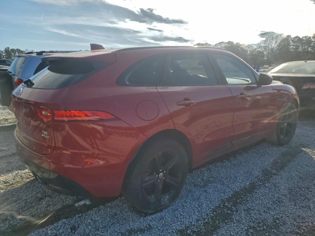 Jaguar F-PACE S Image 13