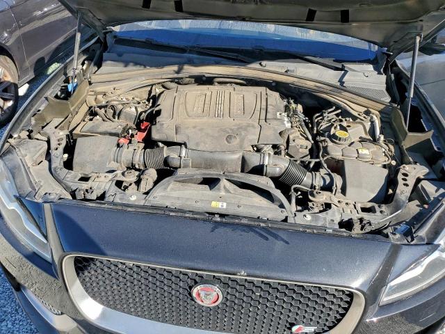 Jaguar F-PACE S Image 12