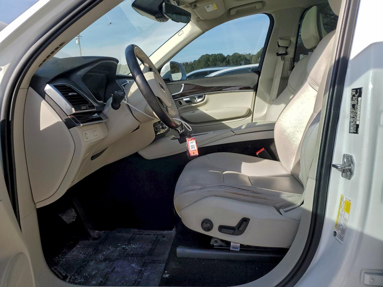 Volvo XC90 T6 Image 7