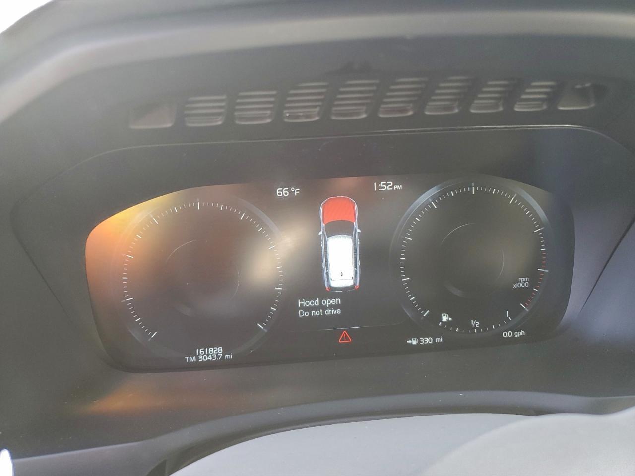 Volvo XC90 T6 Image 13