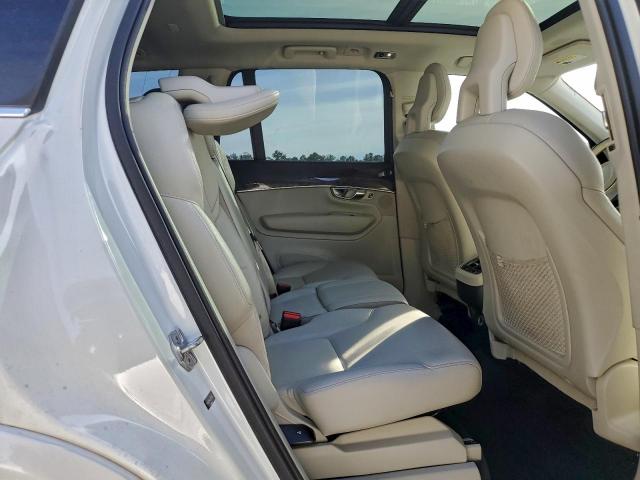 Volvo XC90 T6 Image 8