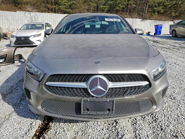 Mercedes-Benz A-Class 220 Image 8