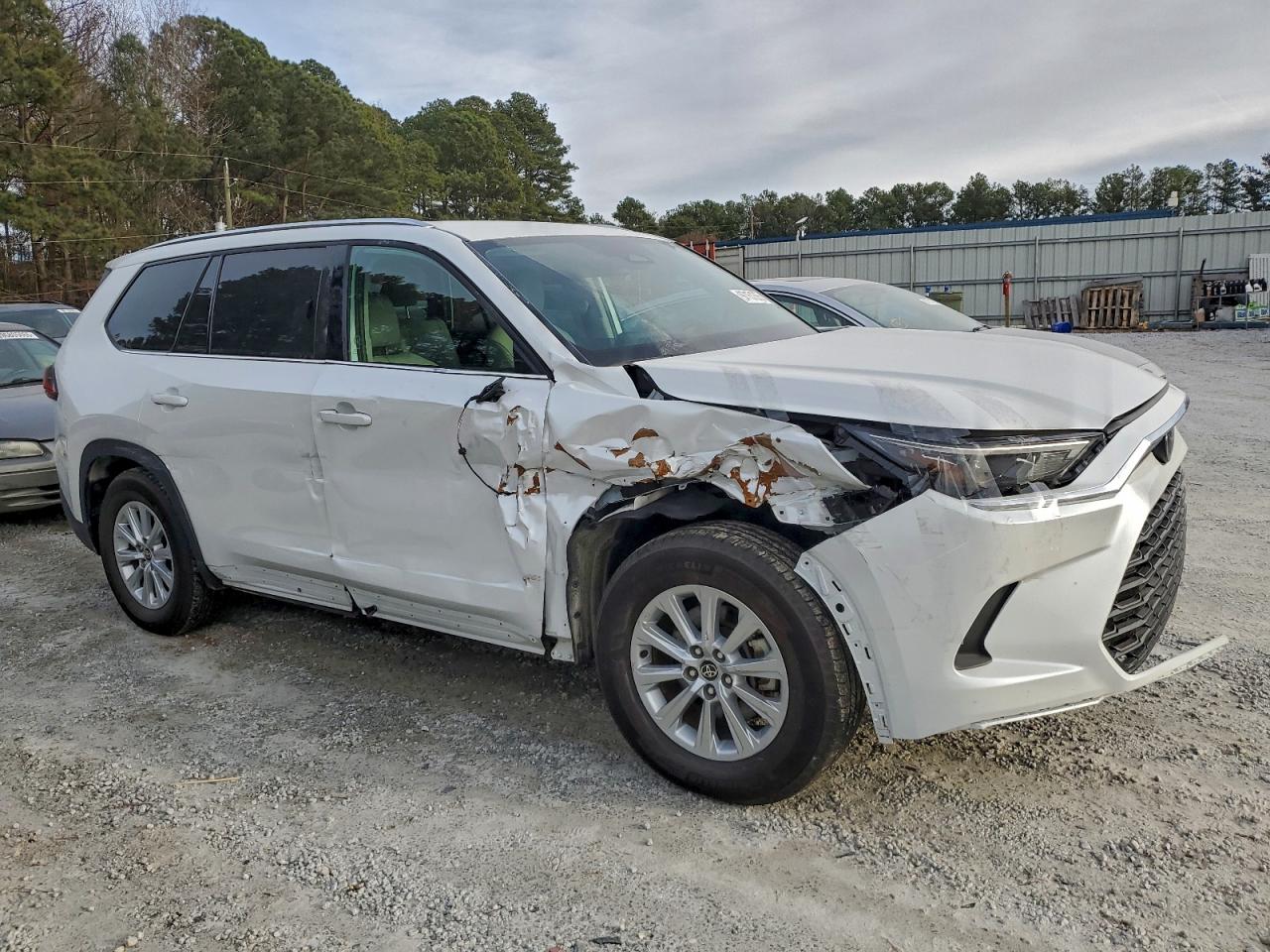 Toyota Grand High Le Image 8