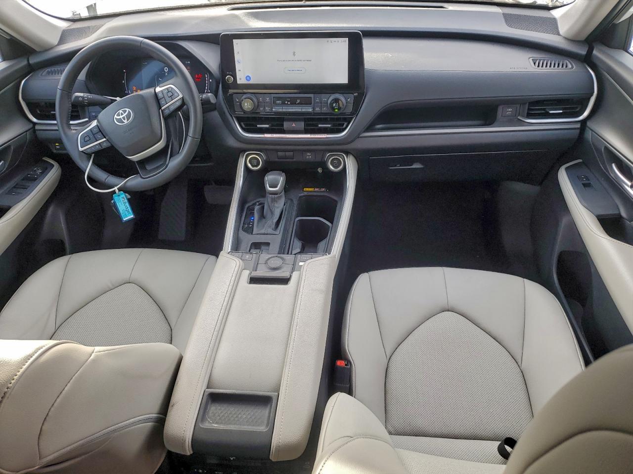 Toyota Grand High Le Image 5