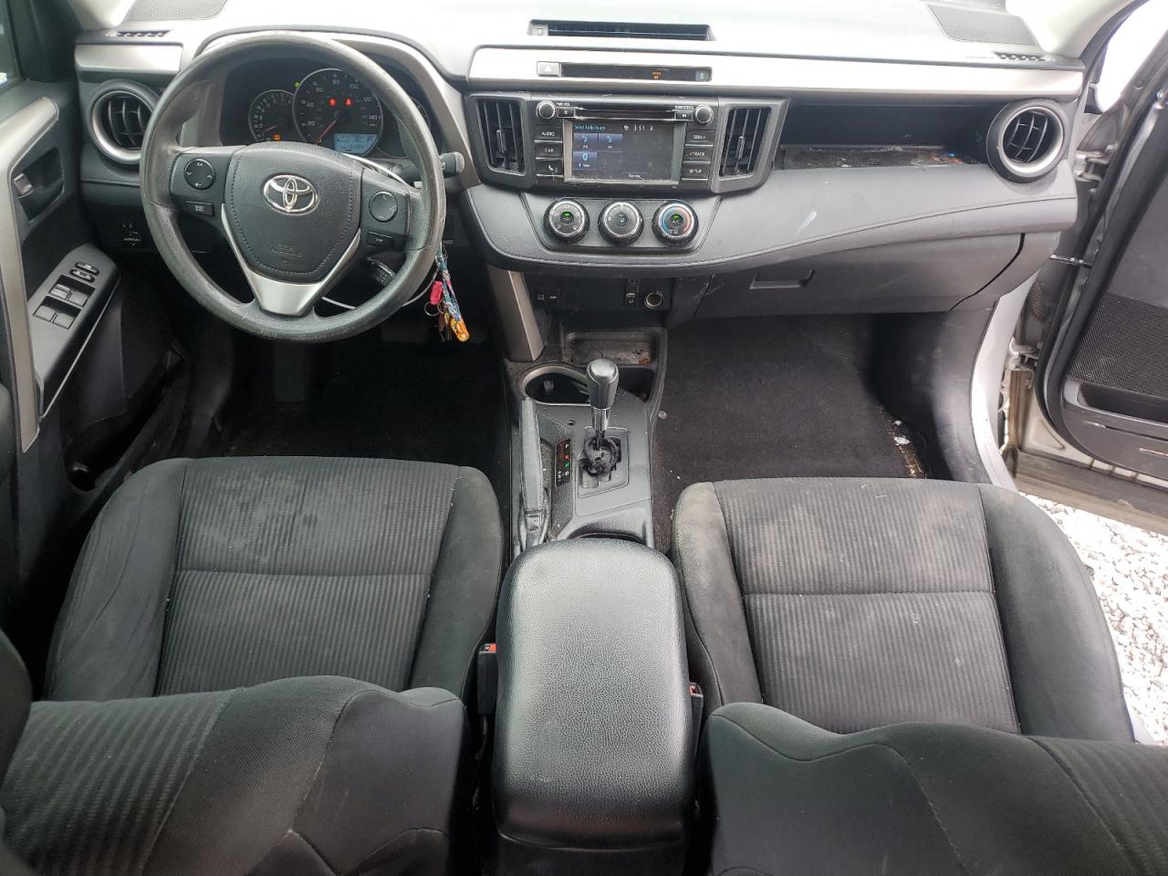 Toyota RAV4 Le Image 11