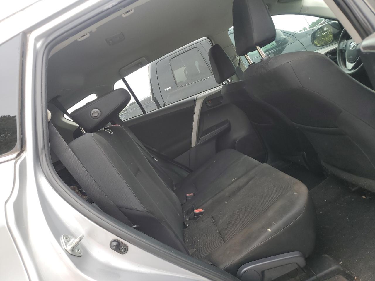 Toyota RAV4 Le Image 7