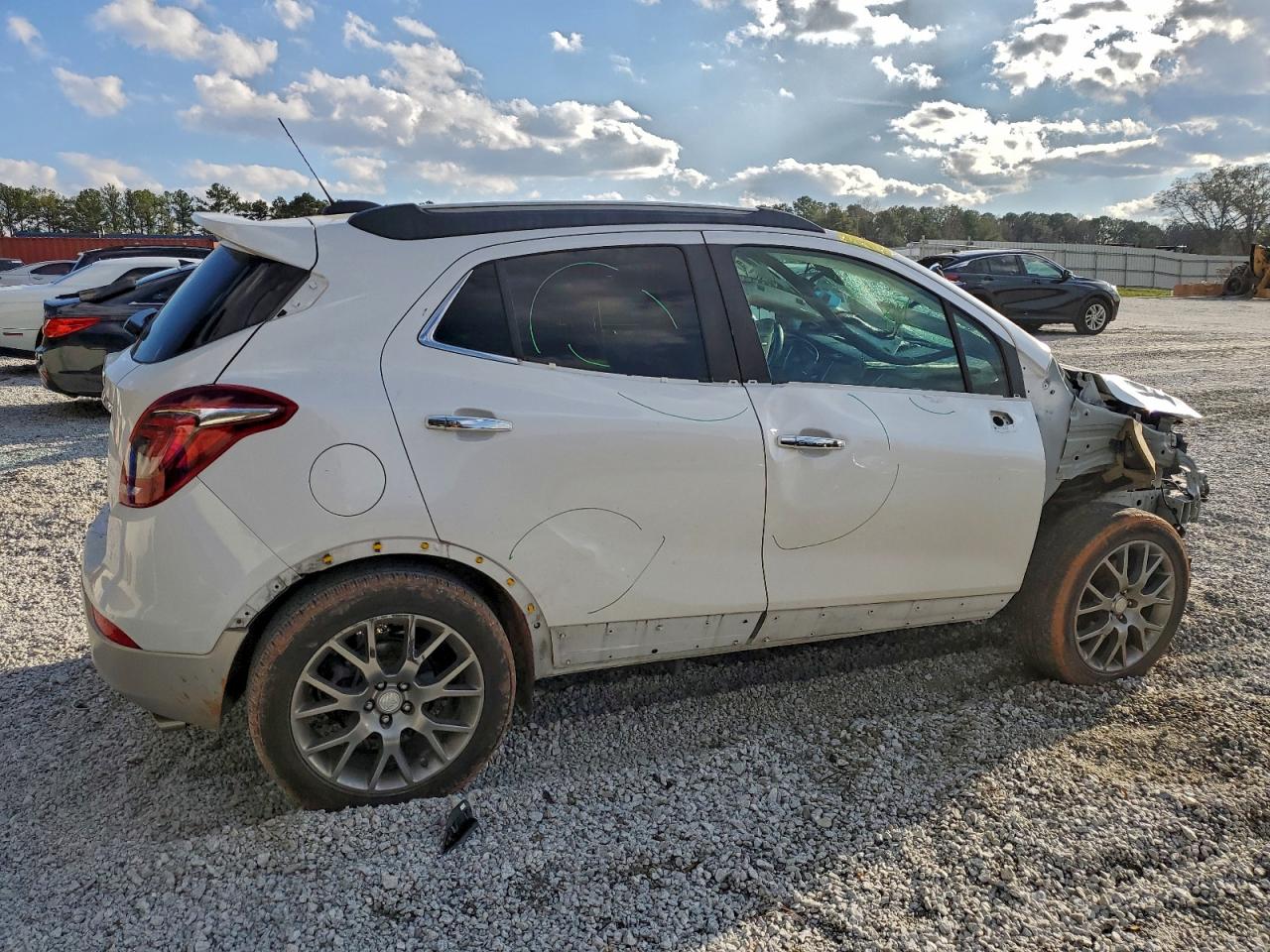 Buick Encore Sport Touring Image 3