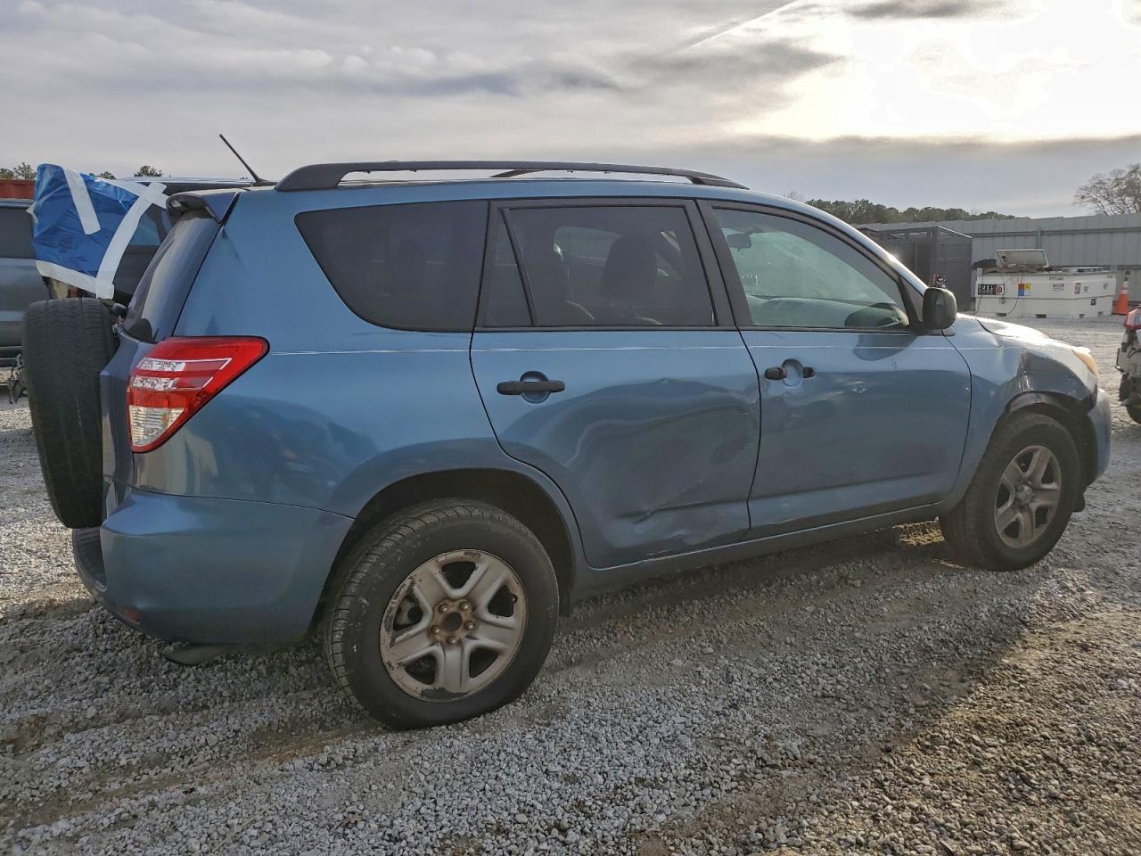 Toyota RAV4 Image 13
