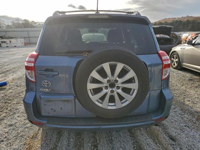 Toyota RAV4 Image 11