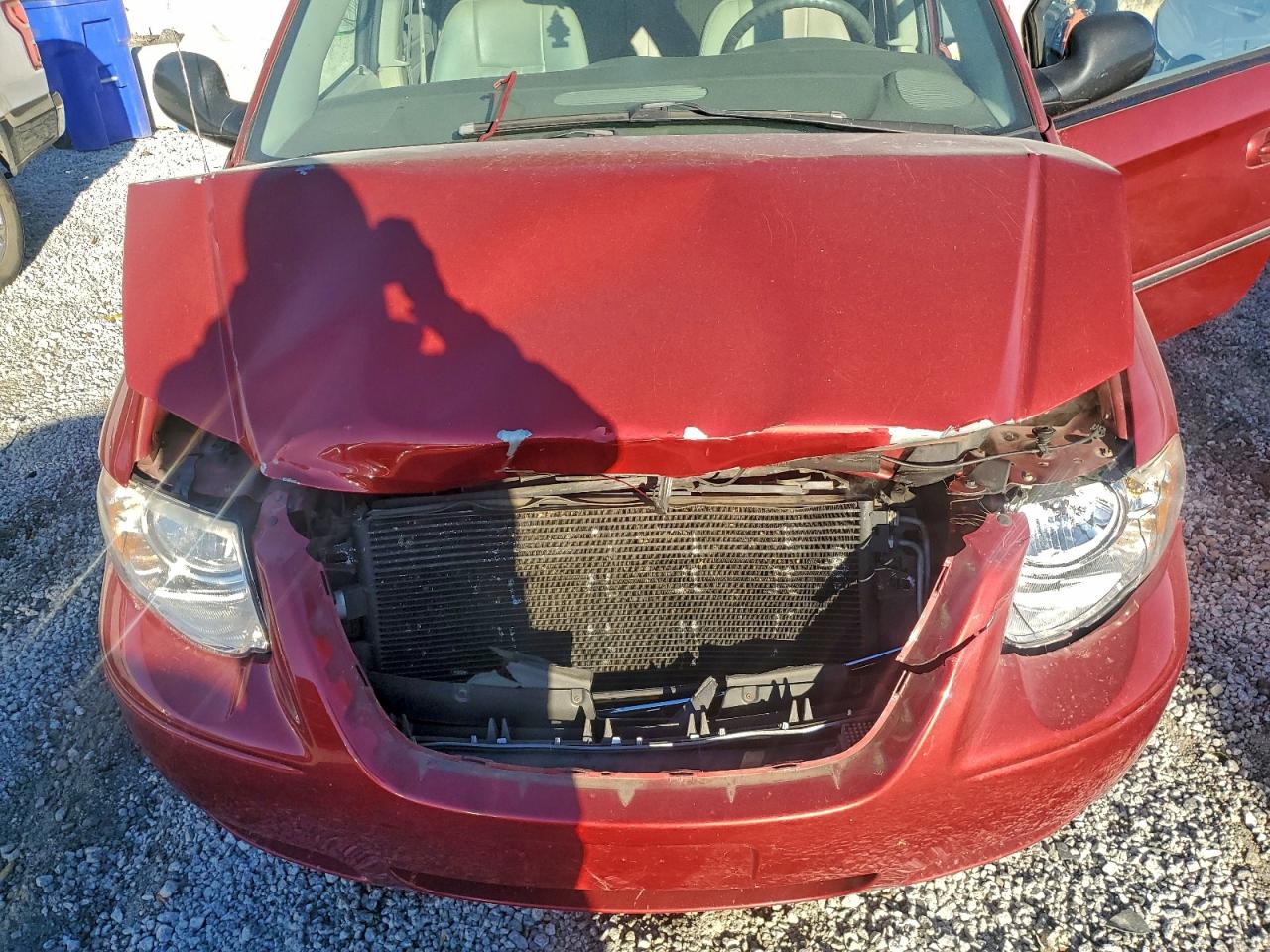 Chrysler Minivan Touring Image 7