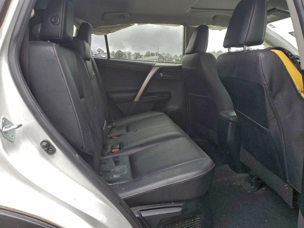 Toyota RAV4 Limited Image 9