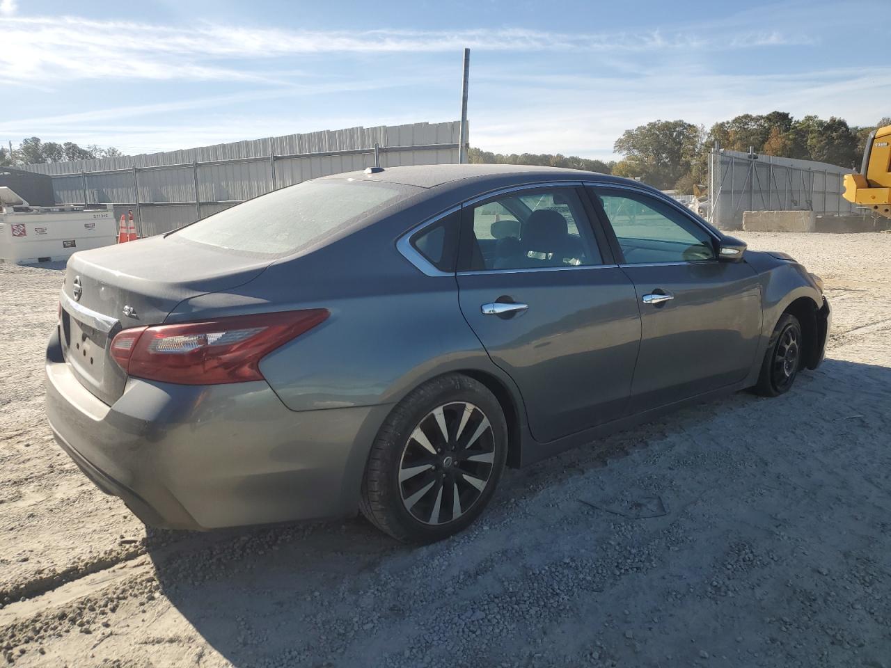 Nissan Altima 2.5 Image 2