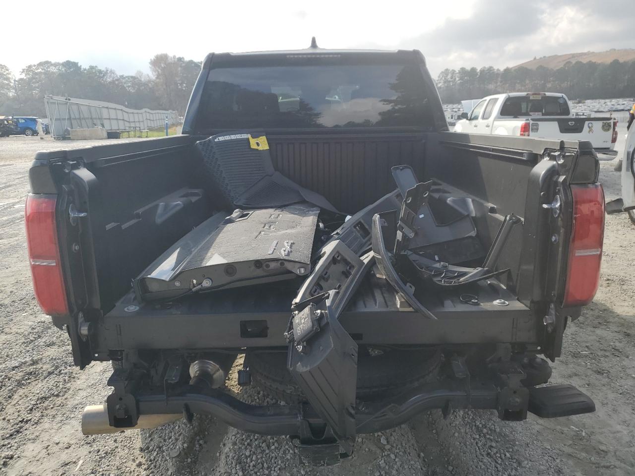 Toyota Tacoma Double Cab Image 3