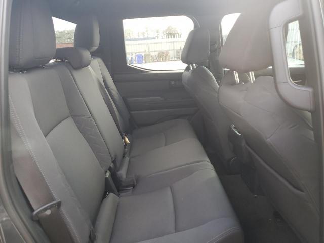 Toyota Tacoma Double Cab Image 9