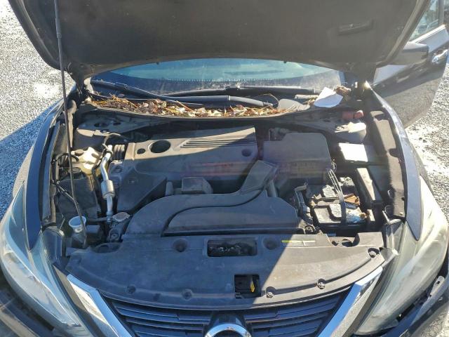 Nissan Altima 2.5 Image 6