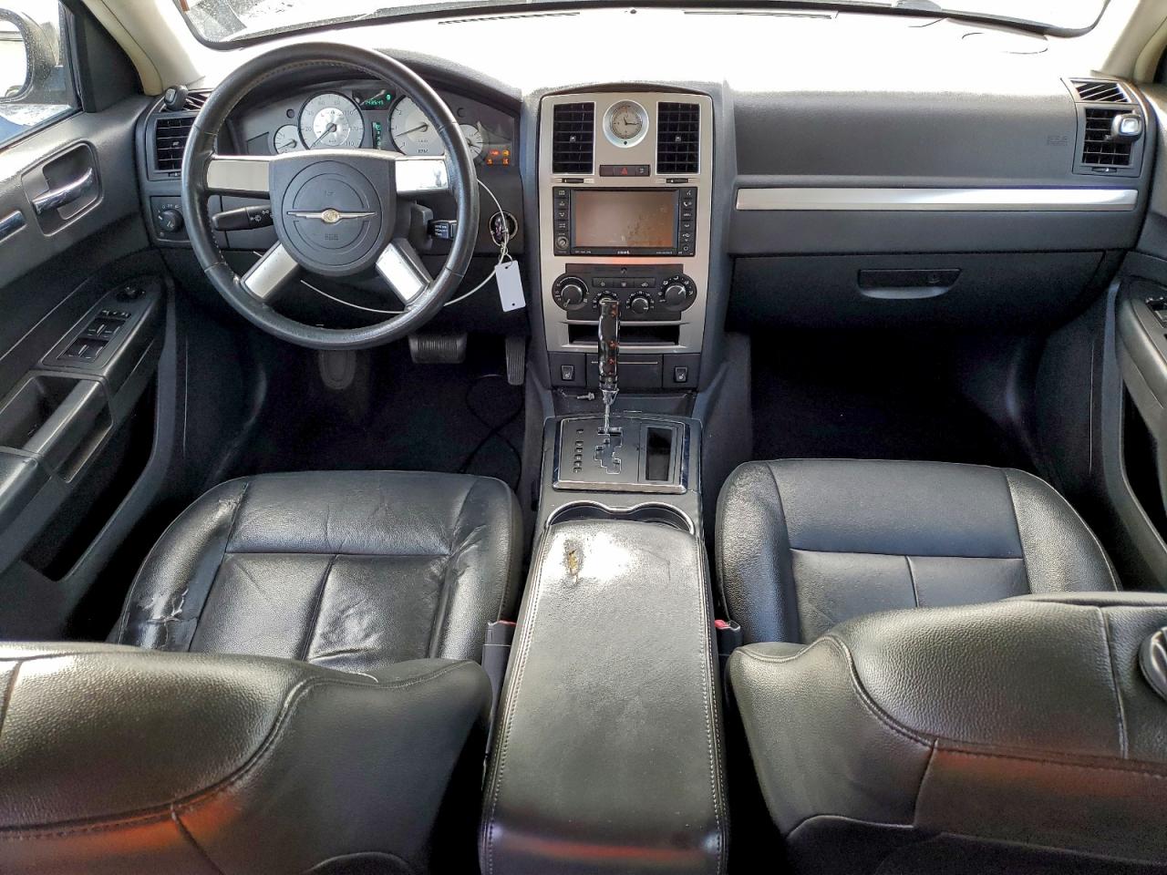 Chrysler 300 Touring Image 3