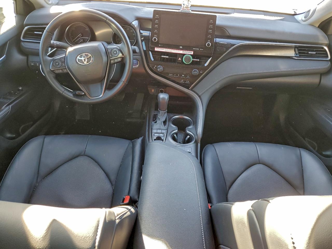 Toyota Camry Xse Image 9