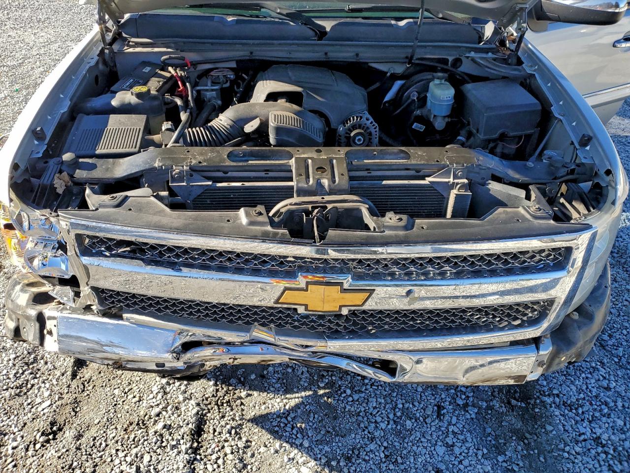 Chevrolet Silverado C1500 Lt Image 2