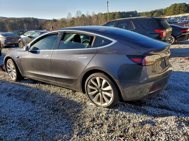 Tesla Model 3 Image 7