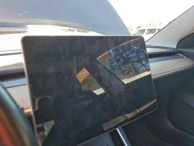 Tesla Model 3 Image 11