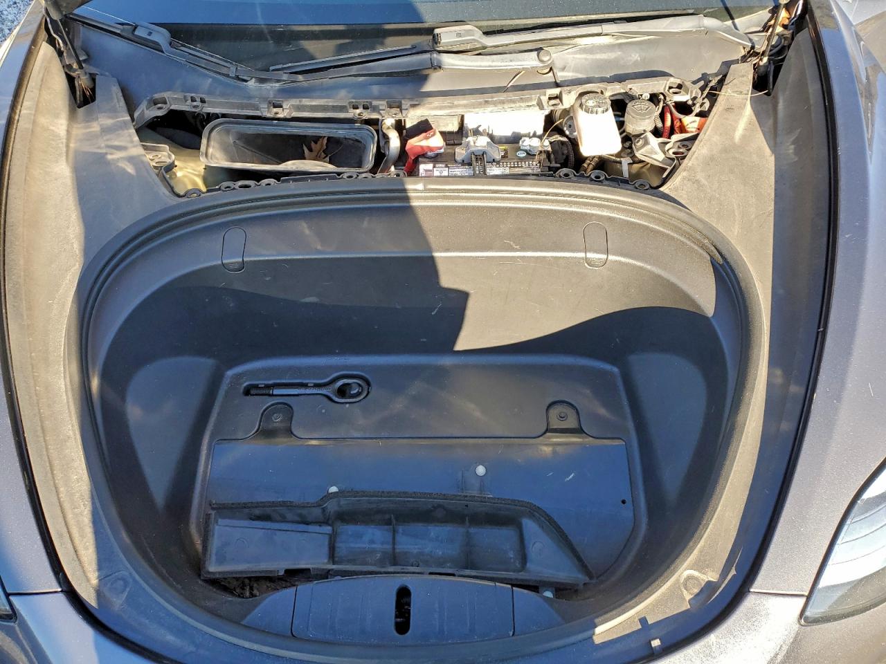 Tesla Model 3 Image 9