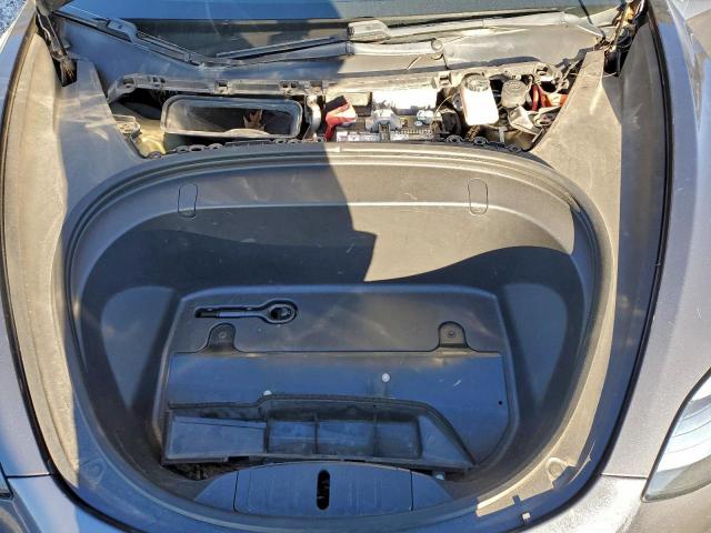 Tesla Model 3 Image 9