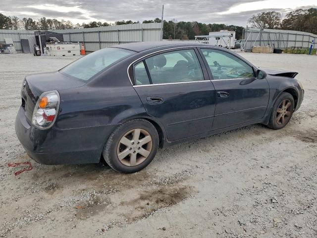 Nissan Altima Base Image 10