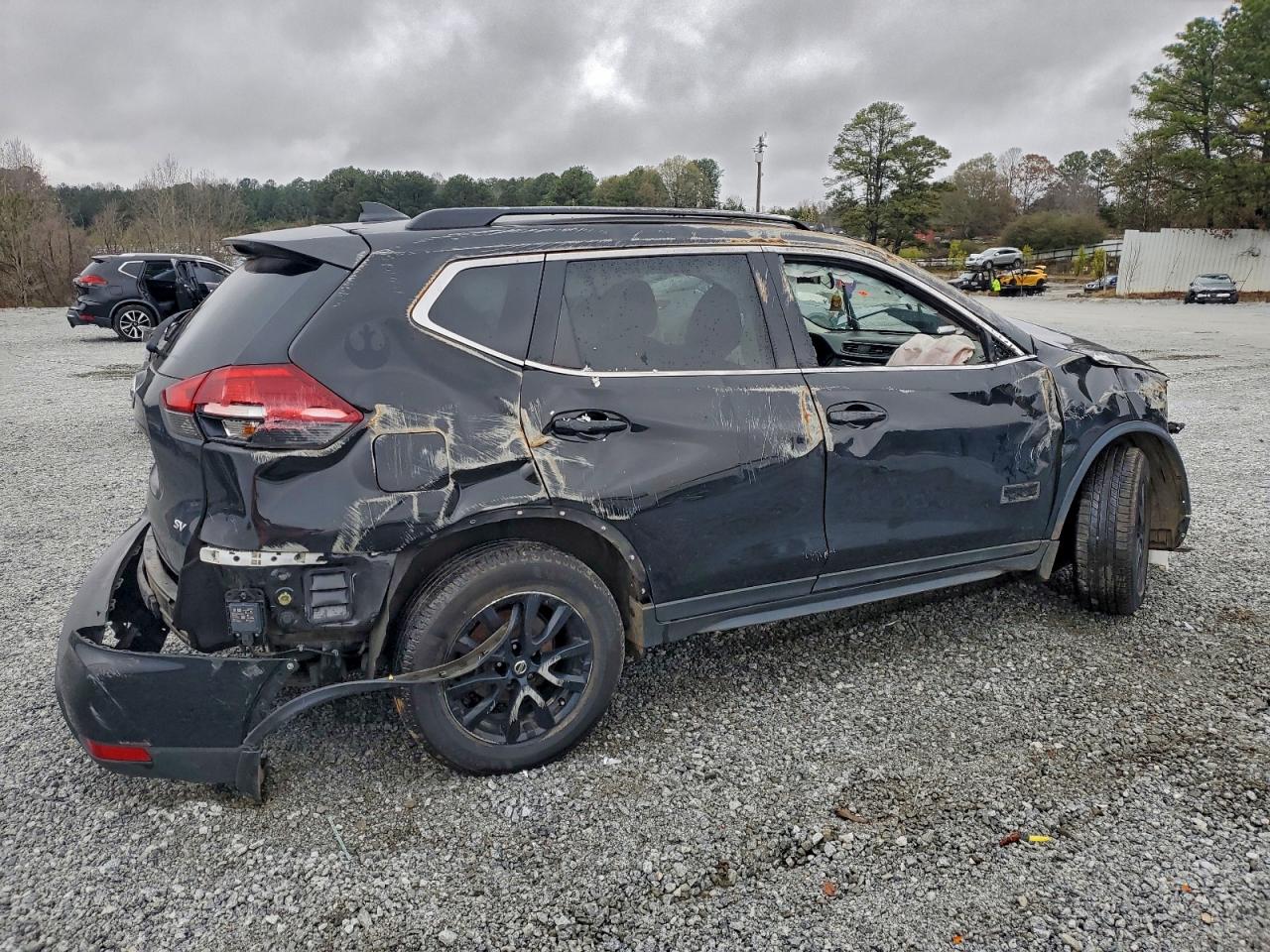 Nissan Rogue S Image 3