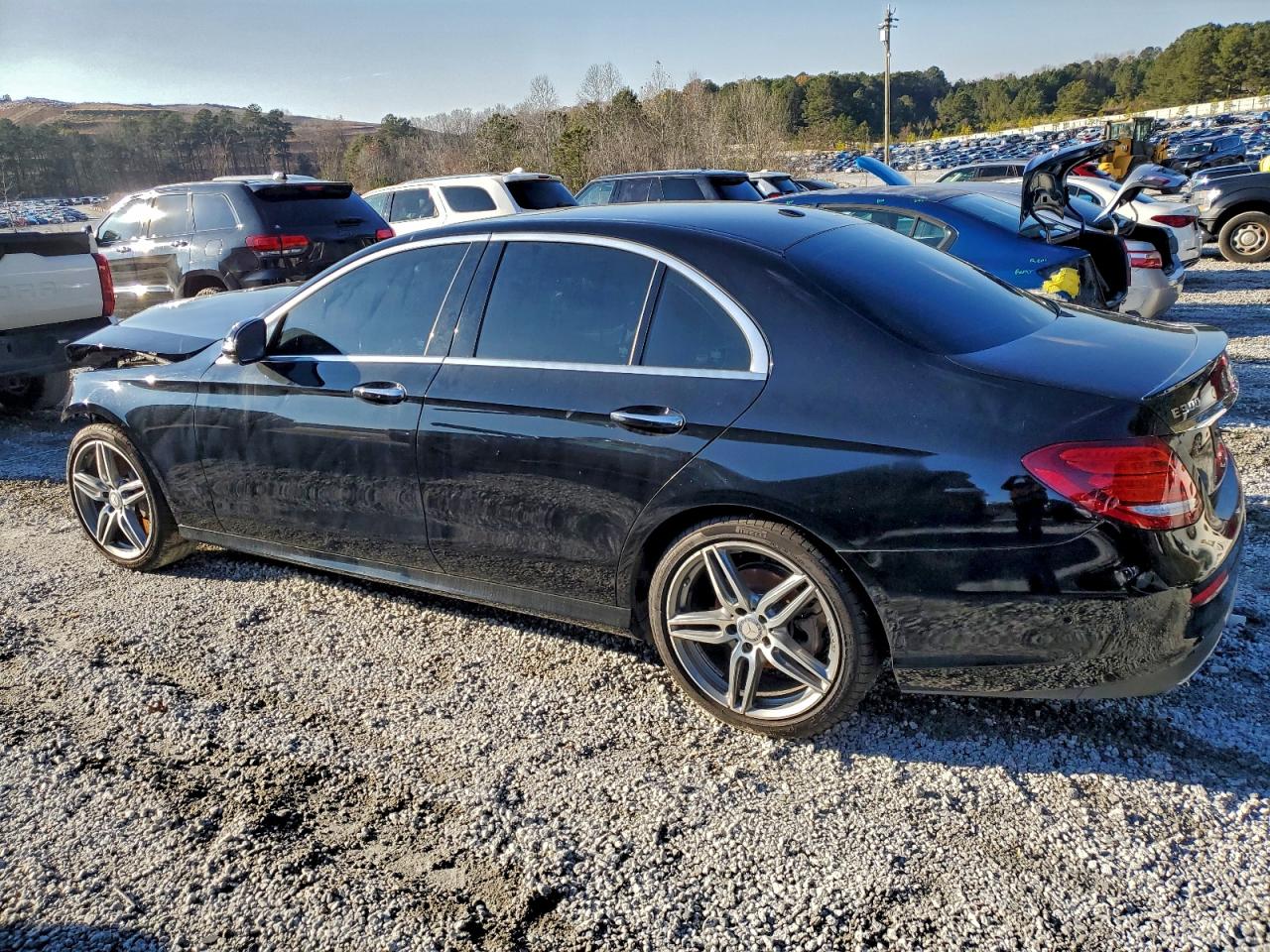 Mercedes-Benz E-Class 300 4matic Image 9