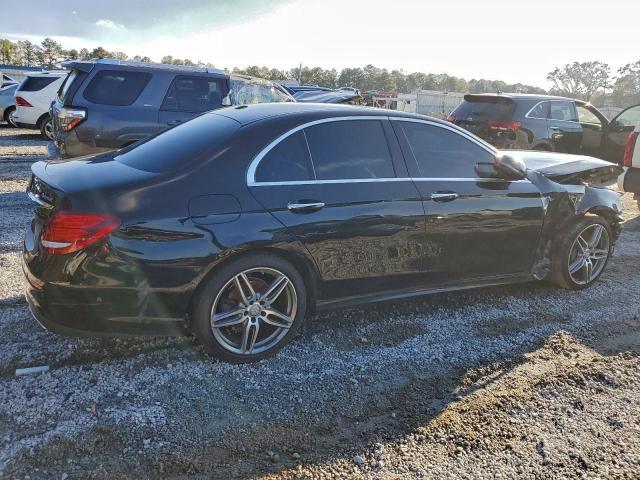 Mercedes-Benz E-Class 300 4matic Image 8