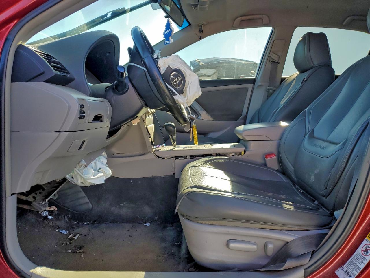 Toyota Camry Base Image 9